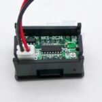 VOLTIMETRO DIGITAL PARA EMPOTRAR RECTANGULAR 34X20MM 2,3-30V 2 CABLES LED AZUL "CHICO" - Imagen 3