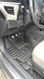 ALFOMBRA TERMOFORMADA TOYOTA HILUX HASTA 2016 MODELO LUXURY - Imagen 2