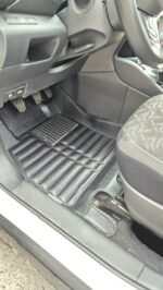 ALFOMBRA TERMOFORMADA NISSAN KICKS 2016-2026 MODELO LUXURY - Imagen 5