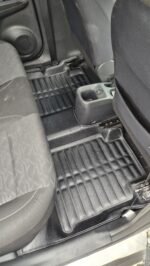 ALFOMBRA TERMOFORMADA NISSAN KICKS 2016-2026 MODELO LUXURY - Imagen 9