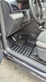 ALFOMBRA TERMOFORMADA VOLKSWAGEN TAOS 2021-2026 MODELO LUXURY - Imagen 6