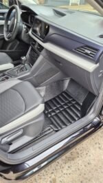 ALFOMBRA TERMOFORMADA VOLKSWAGEN TAOS 2021-2026 MODELO LUXURY - Imagen 5