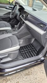 ALFOMBRA TERMOFORMADA VOLKSWAGEN TAOS 2021-2026 MODELO LUXURY - Imagen 4