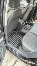 ALFOMBRA TERMOFORMADA VOLKSWAGEN TAOS 2021-2026 MODELO LUXURY - Imagen 3