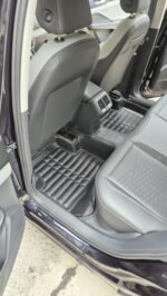 ALFOMBRA TERMOFORMADA VOLKSWAGEN TAOS 2021-2026 MODELO LUXURY - Imagen 2