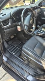 ALFOMBRA TERMOFORMADA TOYOTA SW4 / INNOVA 2016-2026 MODELO LUXURY - Imagen 3